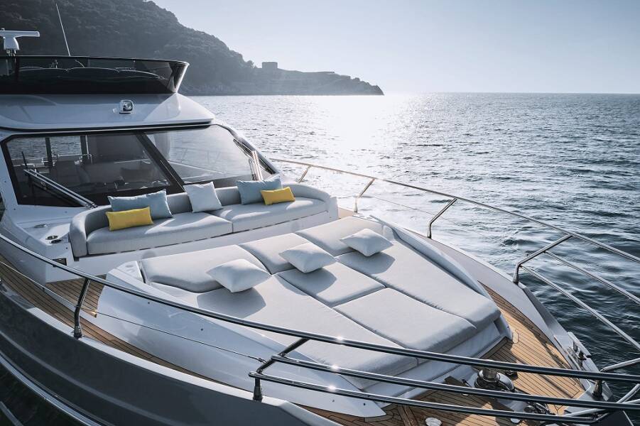 Azimut 53