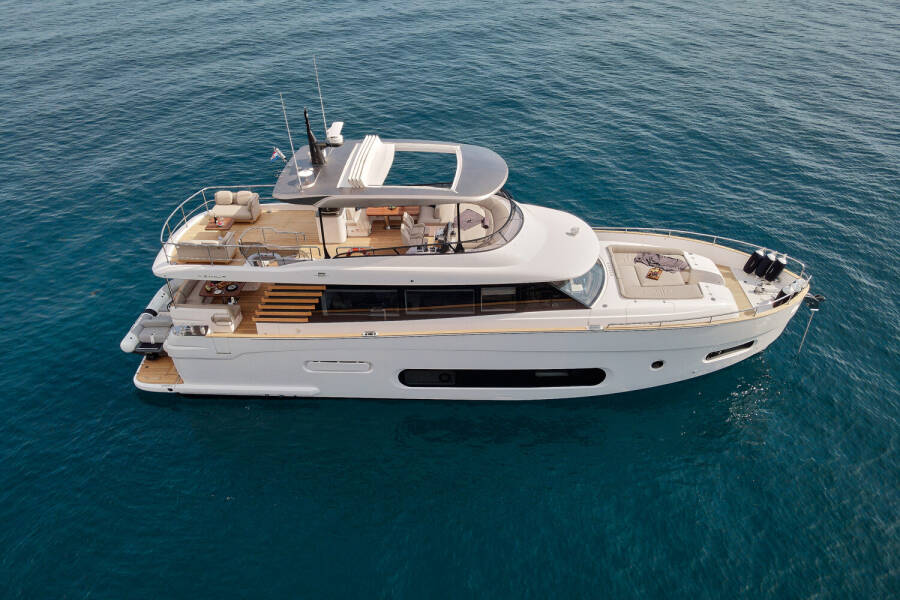 Azimut Magellano 66