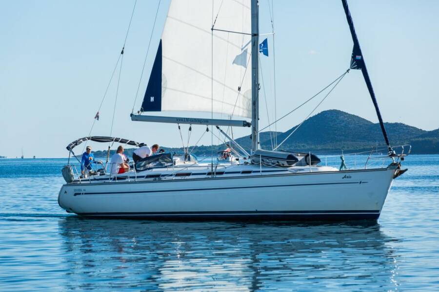 Bavaria 44