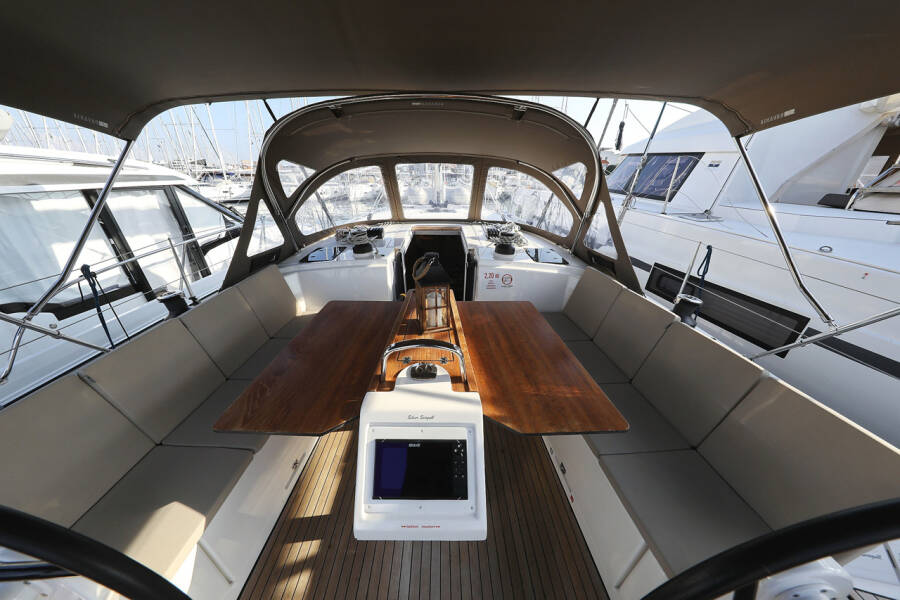 Bavaria C42 Style