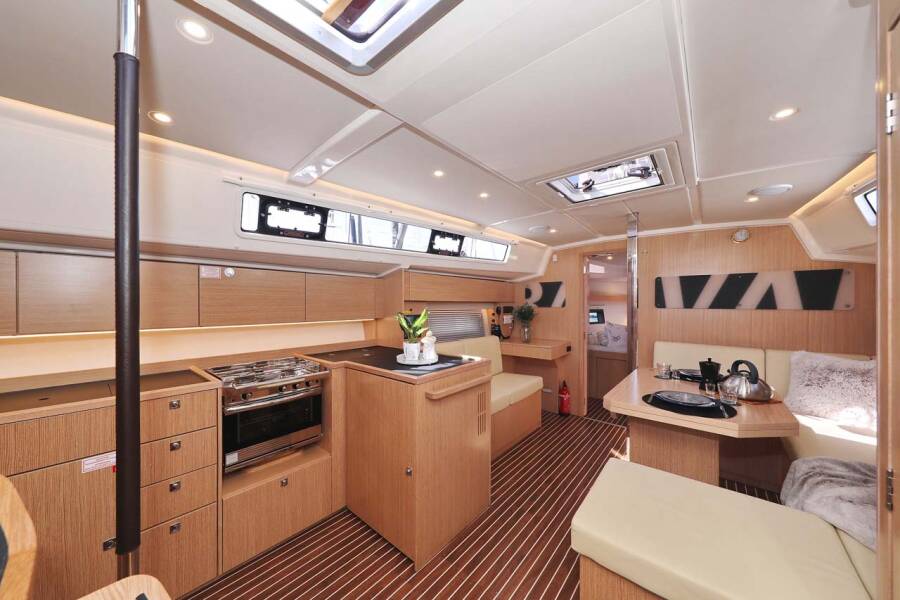 Bavaria C42 Style