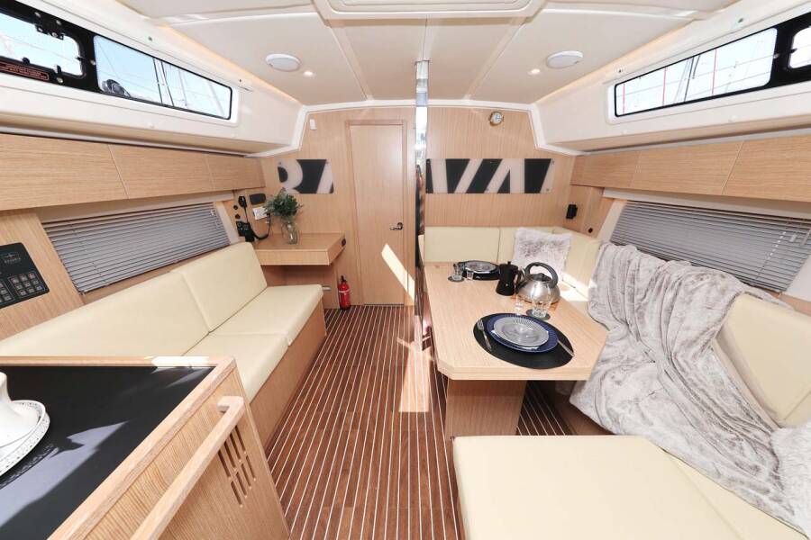 Bavaria C42 Style