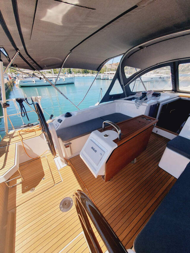 Bavaria C42 Style