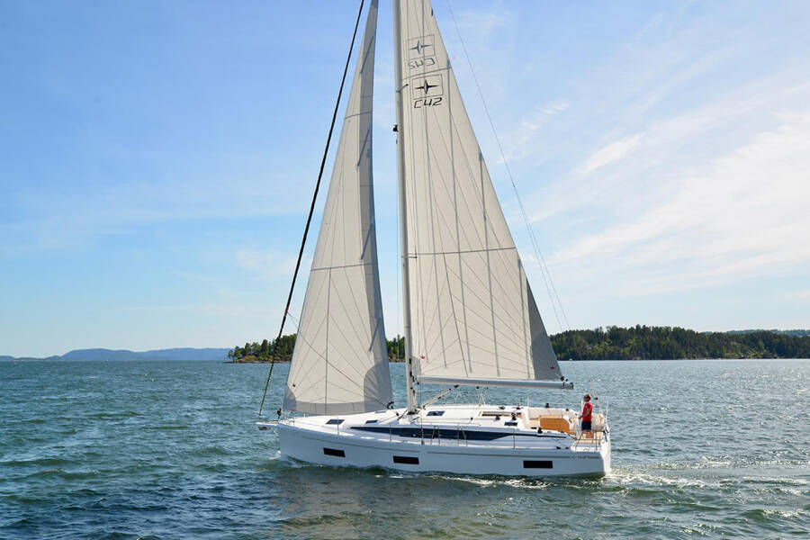 Bavaria C42 Style