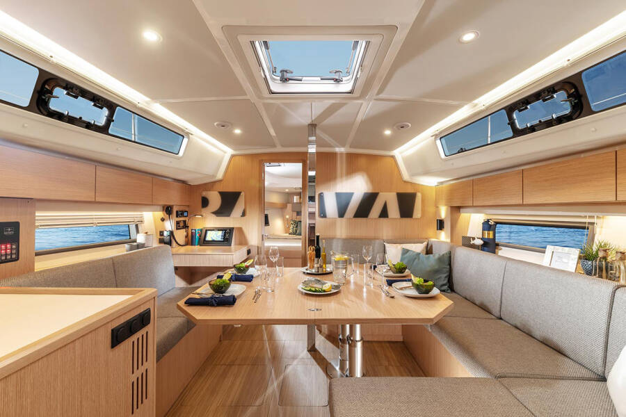 Bavaria C42 Style