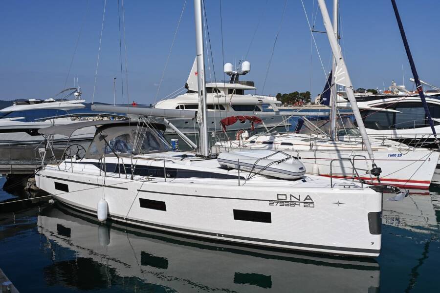 Bavaria C42