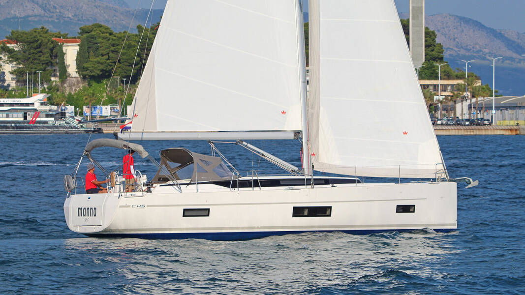 Bavaria C45 Style