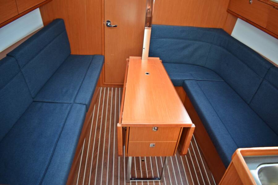 Bavaria Cruiser 33