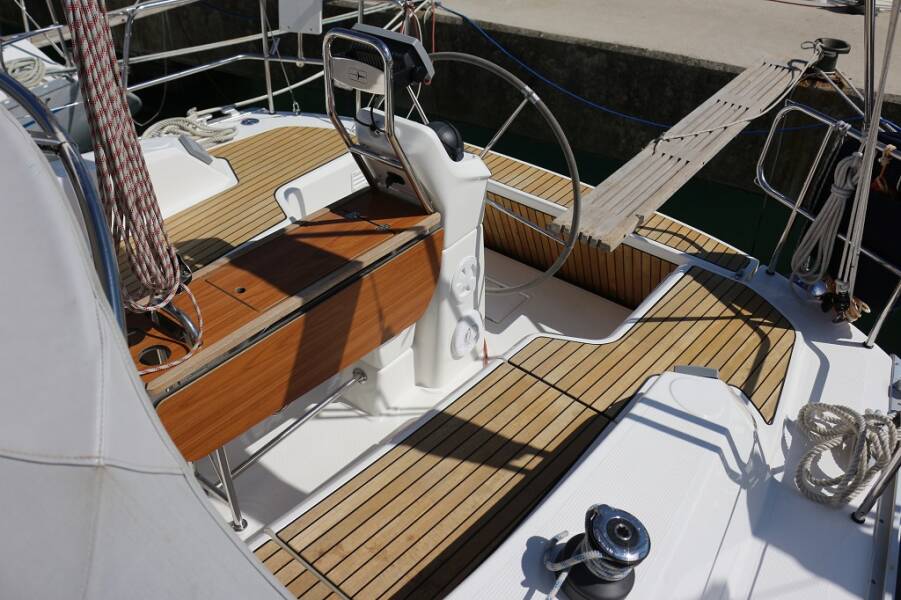 Bavaria Cruiser 33