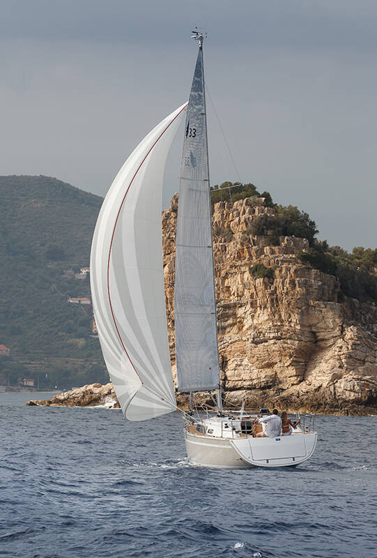 Bavaria Cruiser 33