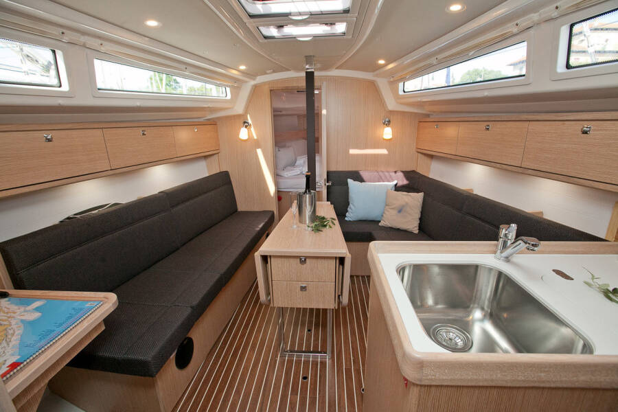 Bavaria Cruiser 34 Style