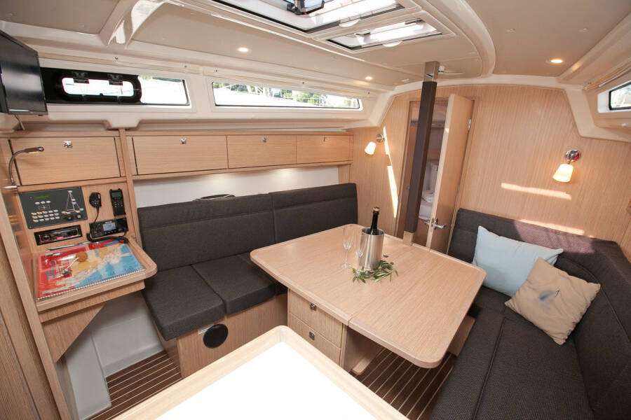 Bavaria Cruiser 34 Style