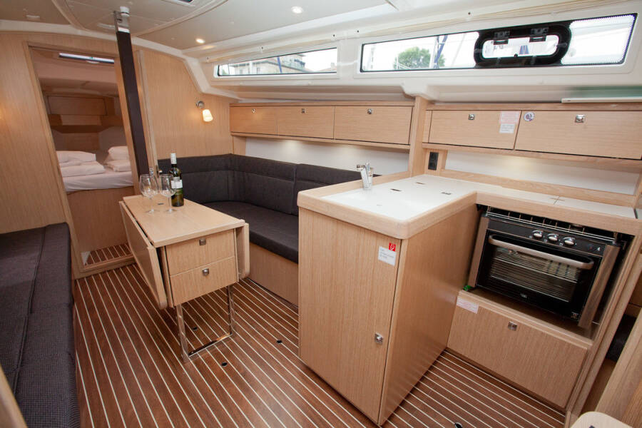 Bavaria Cruiser 34 Style