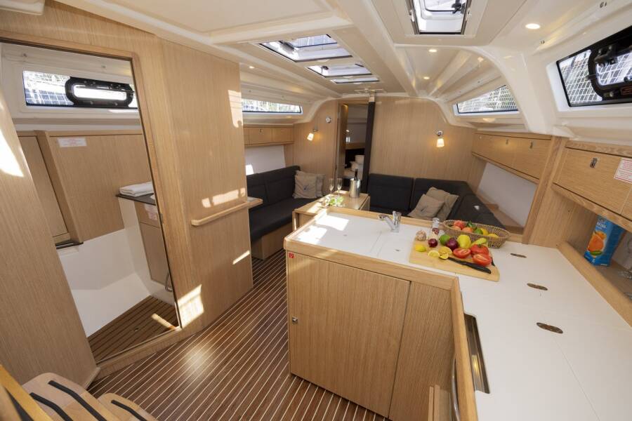 Bavaria Cruiser 37 Style