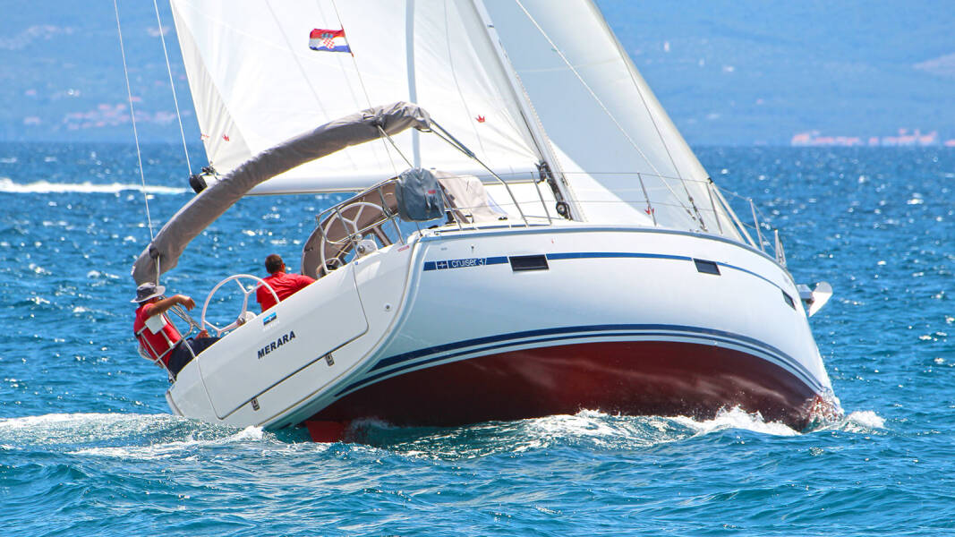 Bavaria Cruiser 37