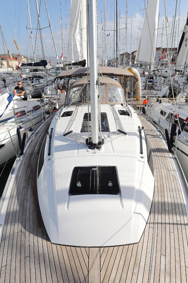 Bavaria Cruiser 37