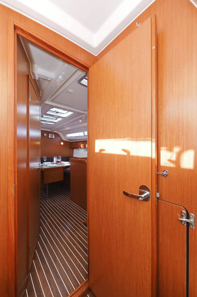 Bavaria Cruiser 37