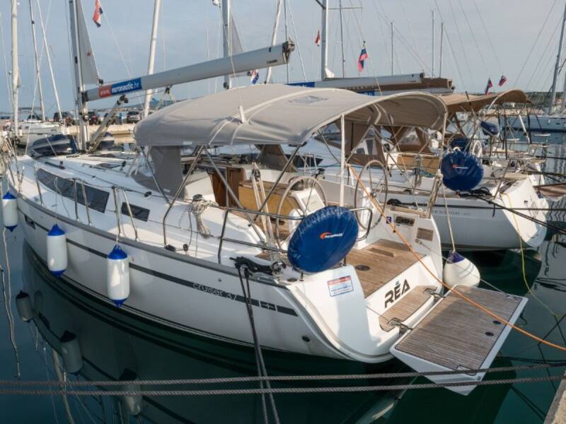 Bavaria Cruiser 37