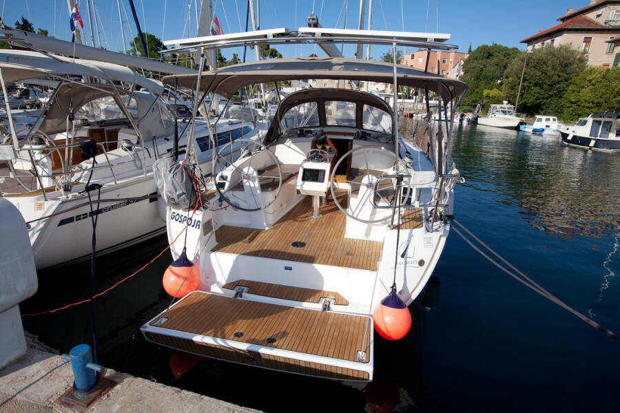 Bavaria Cruiser 37