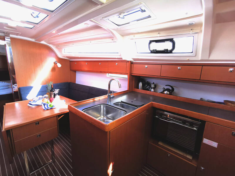 Bavaria Cruiser 37