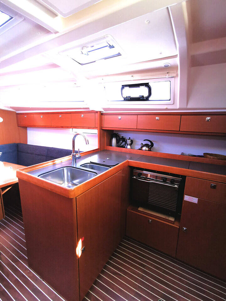 Bavaria Cruiser 37