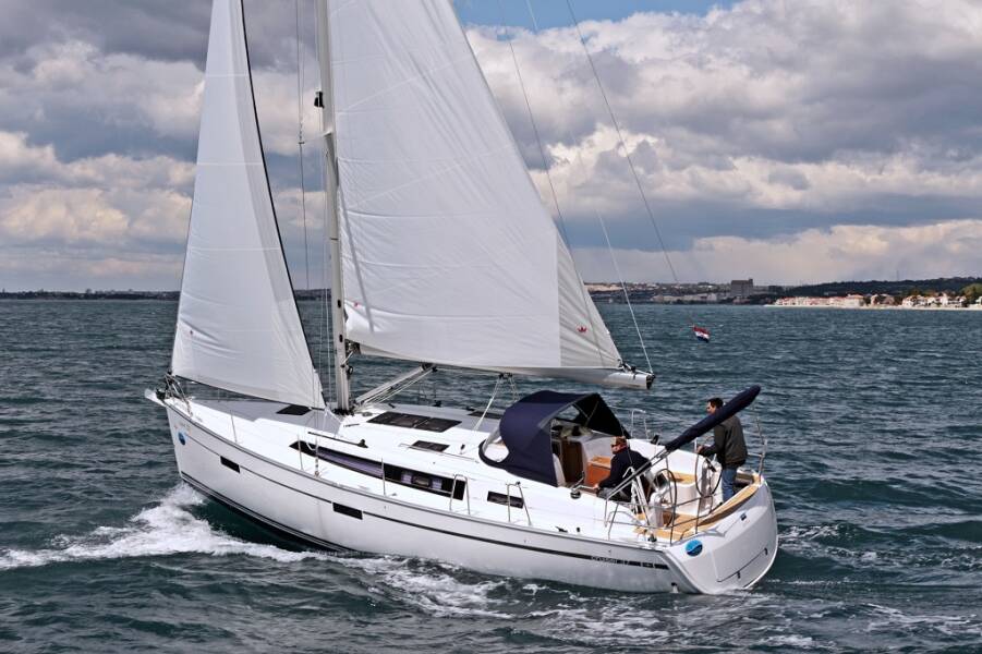 Bavaria Cruiser 37