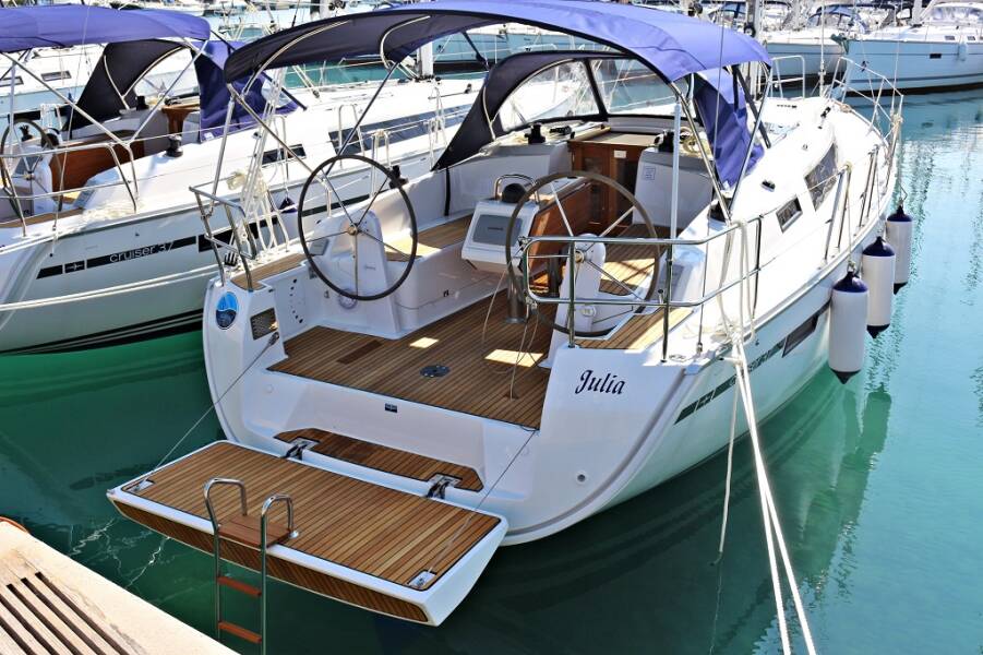 Bavaria Cruiser 37