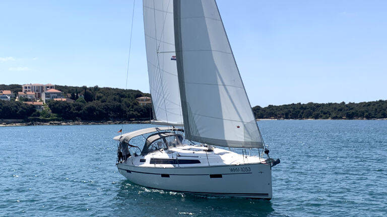 Bavaria Cruiser 37