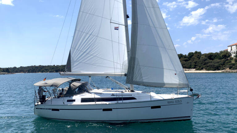 Bavaria Cruiser 37