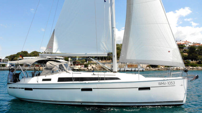 Bavaria Cruiser 37