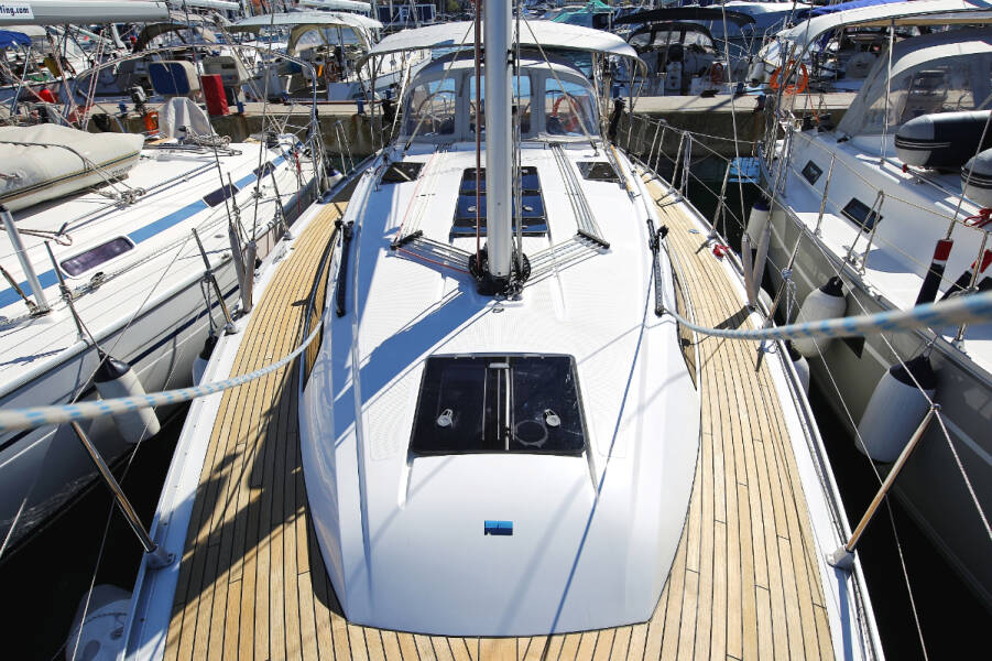 Bavaria Cruiser 37