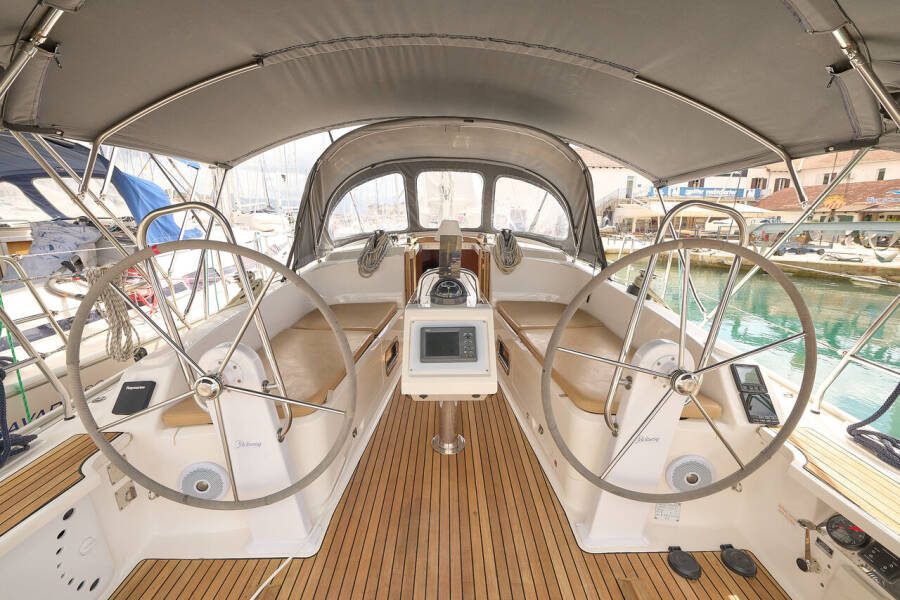 Bavaria Cruiser 37