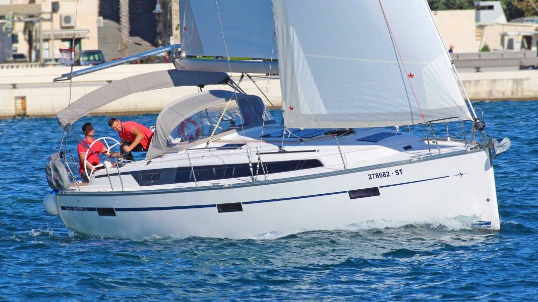 Bavaria Cruiser 37