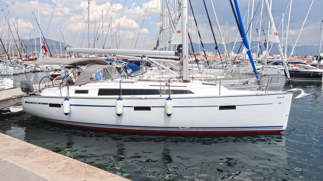 Bavaria Cruiser 37