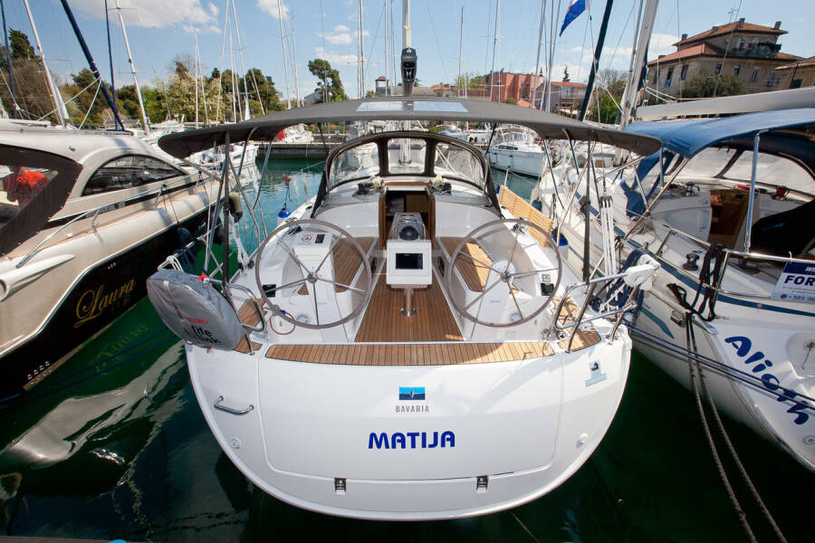 Bavaria Cruiser 37