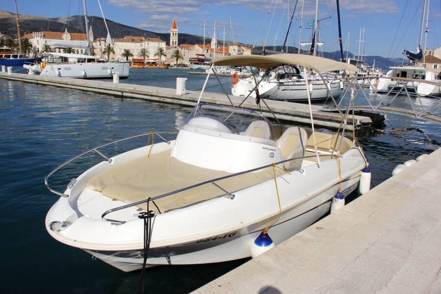 Beneteau 550