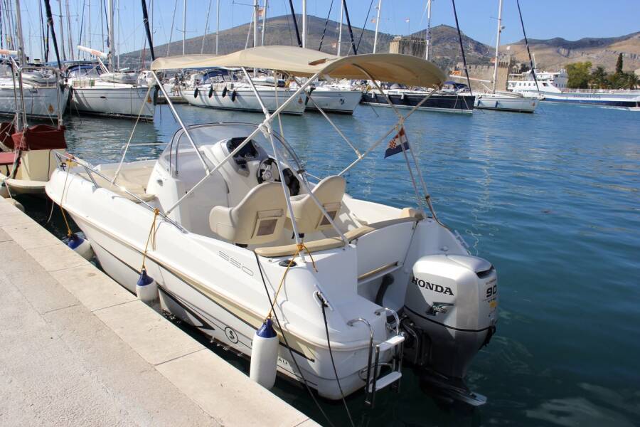 Beneteau 550