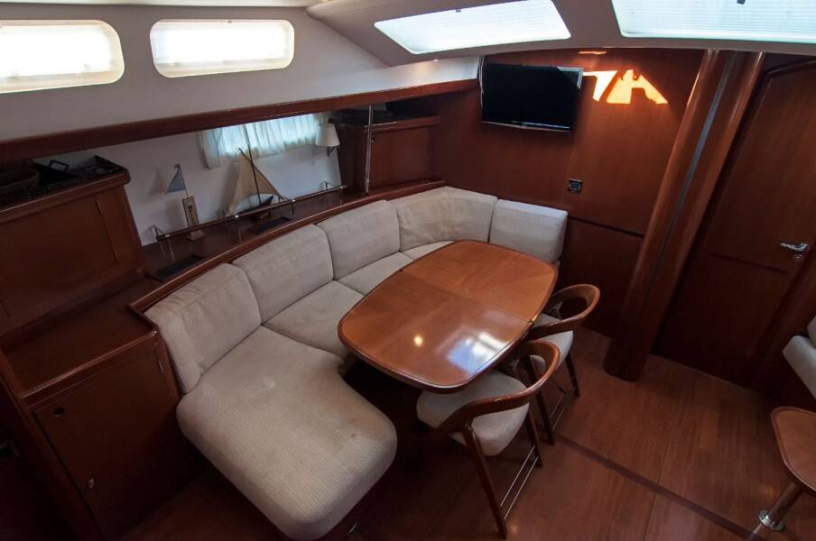 Beneteau 57