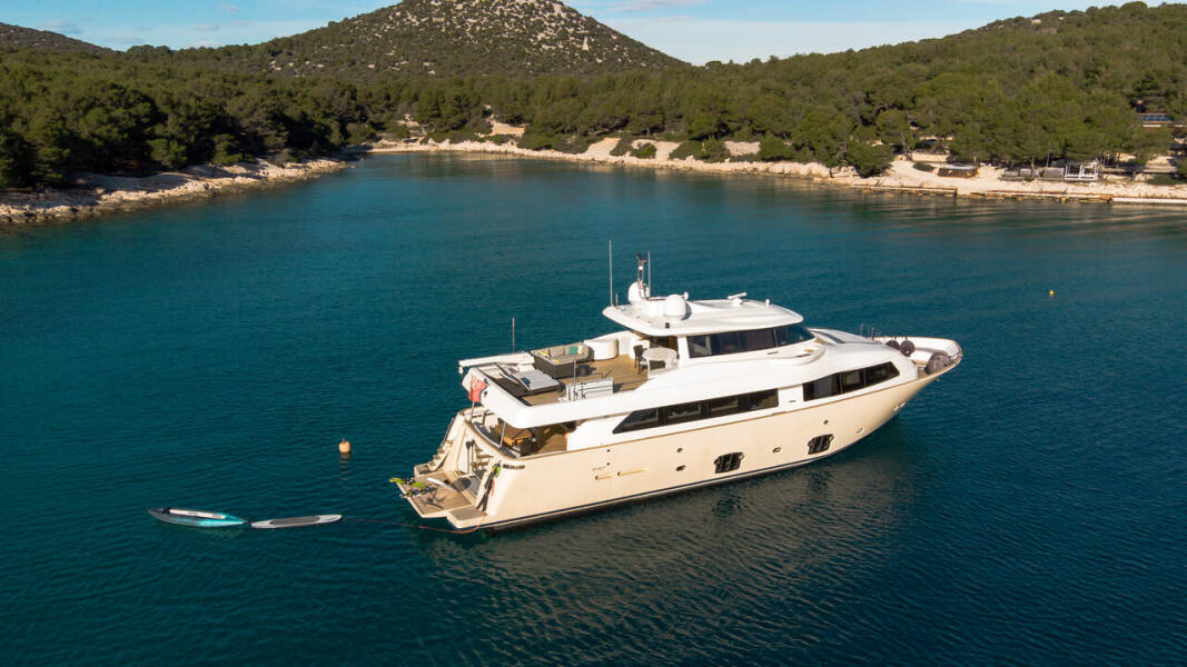 Custom Line Navetta 26