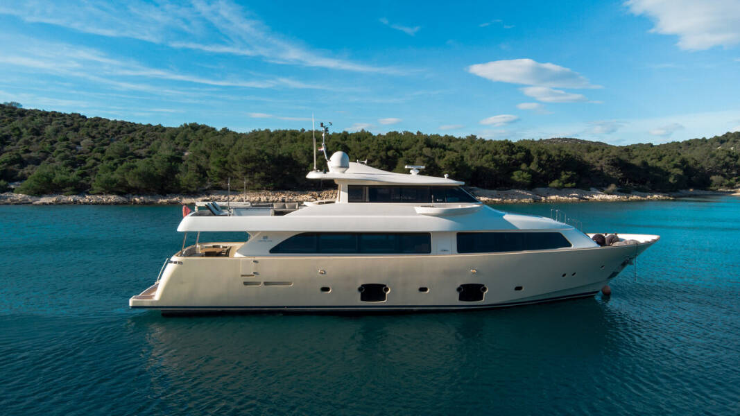 Custom Line Navetta 26