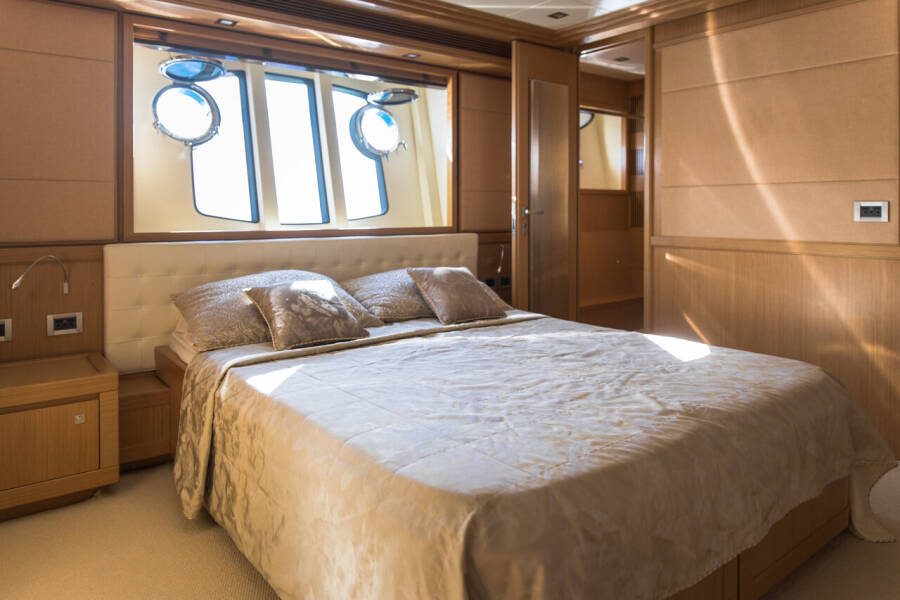 Custom Line Navetta 26