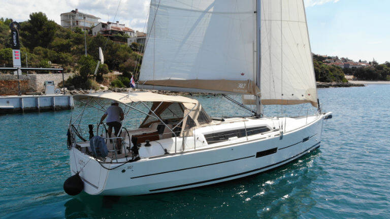 Dufour 382 GL