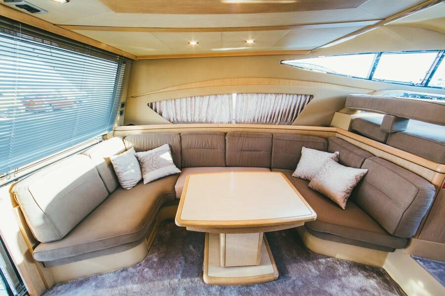 Ferretti Yachts 460i