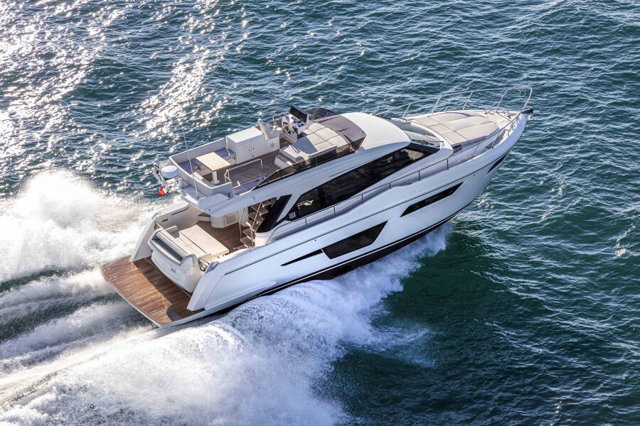 Ferretti Yachts 500