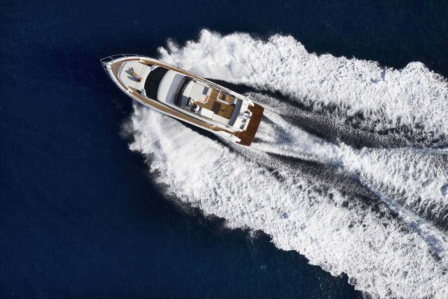 Ferretti Yachts 500