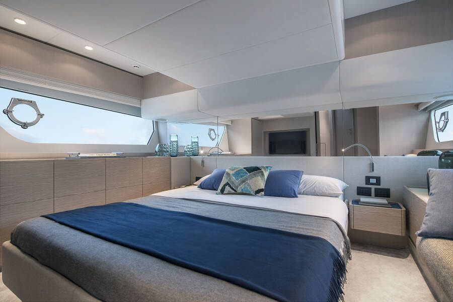 Ferretti Yachts 500