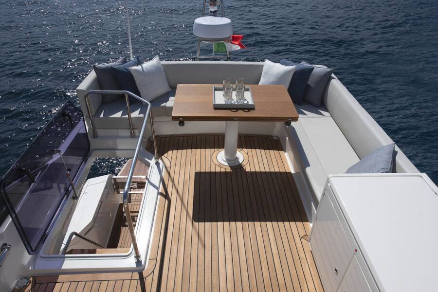 Ferretti Yachts 500