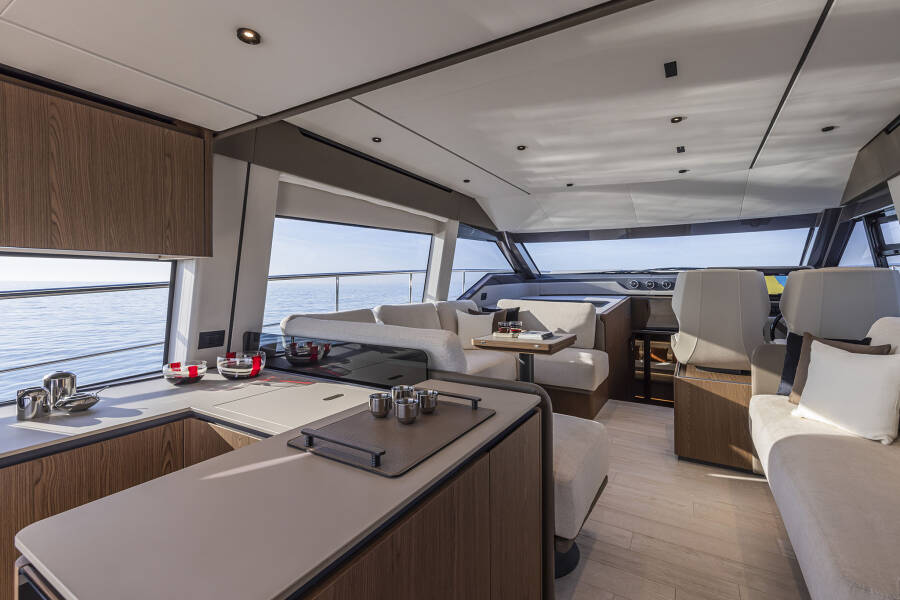 Ferretti Yachts 580