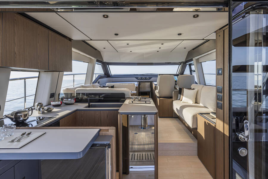 Ferretti Yachts 580