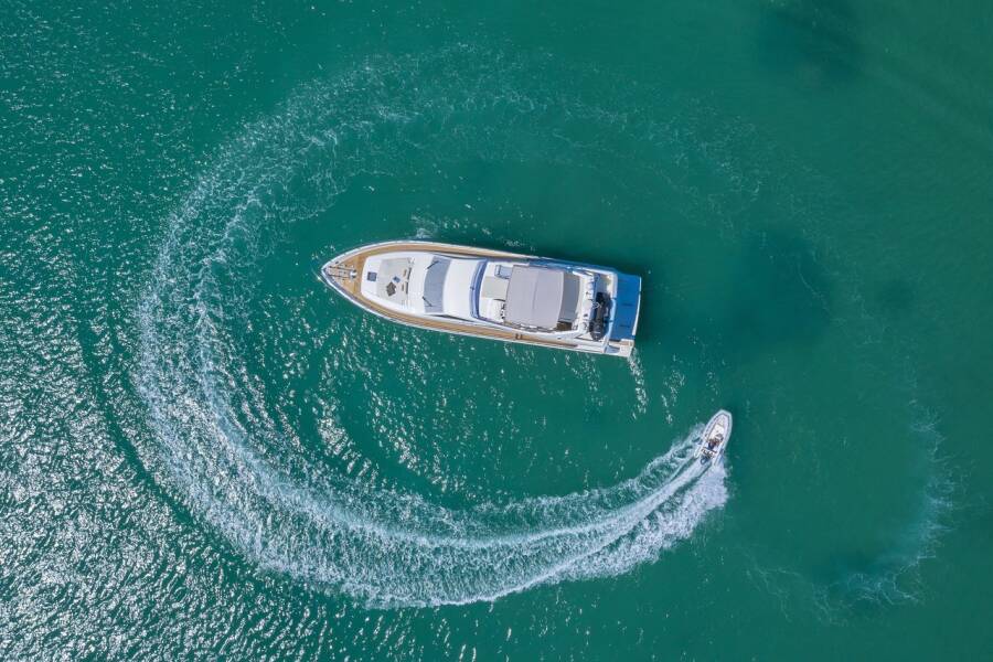 Ferretti Yachts 681